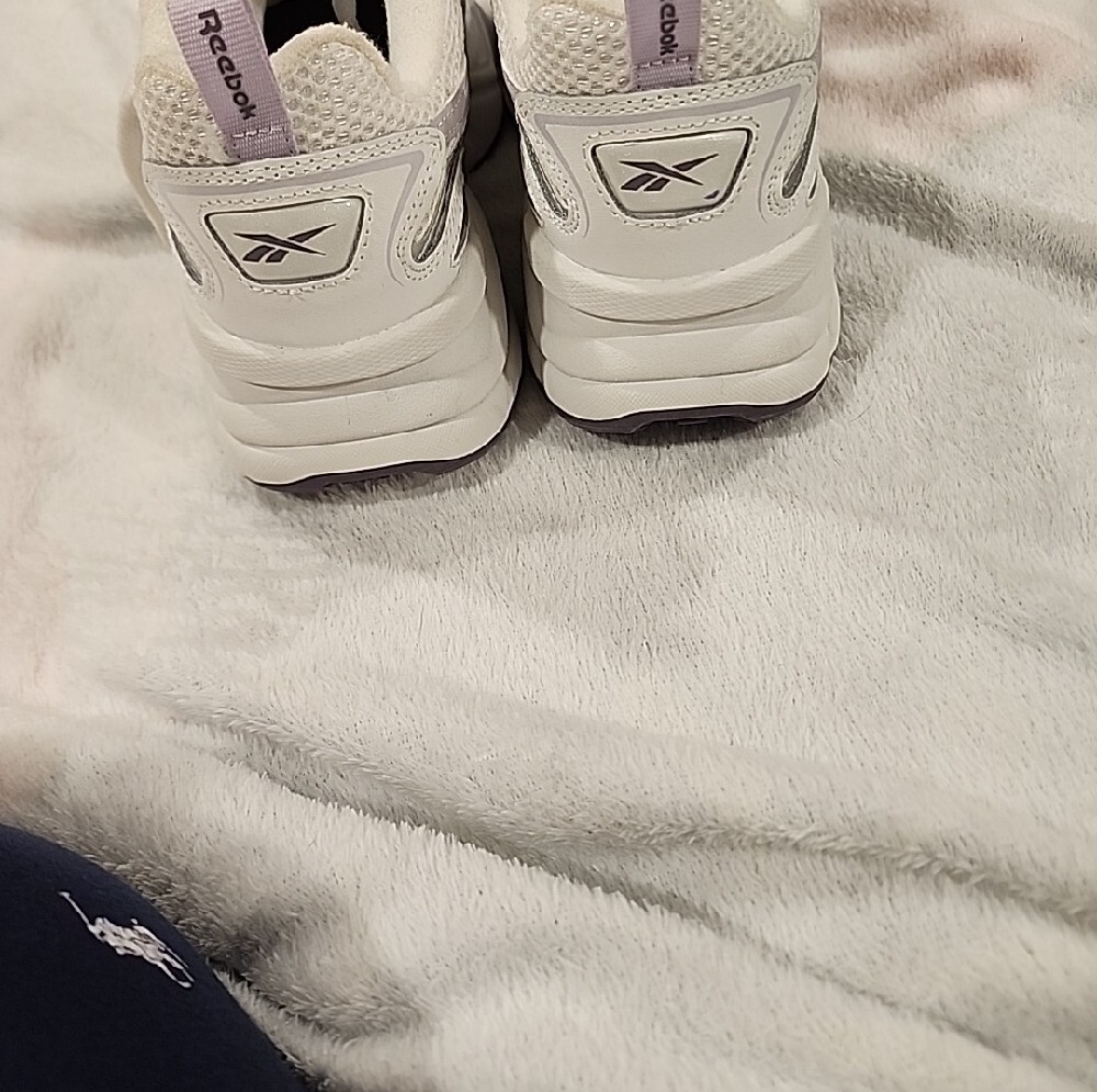 Women’s White and Silver CHARGE Athletic Sneakers - Brand REEBOK - Chunky Sz 8 - Picture 2 of 6